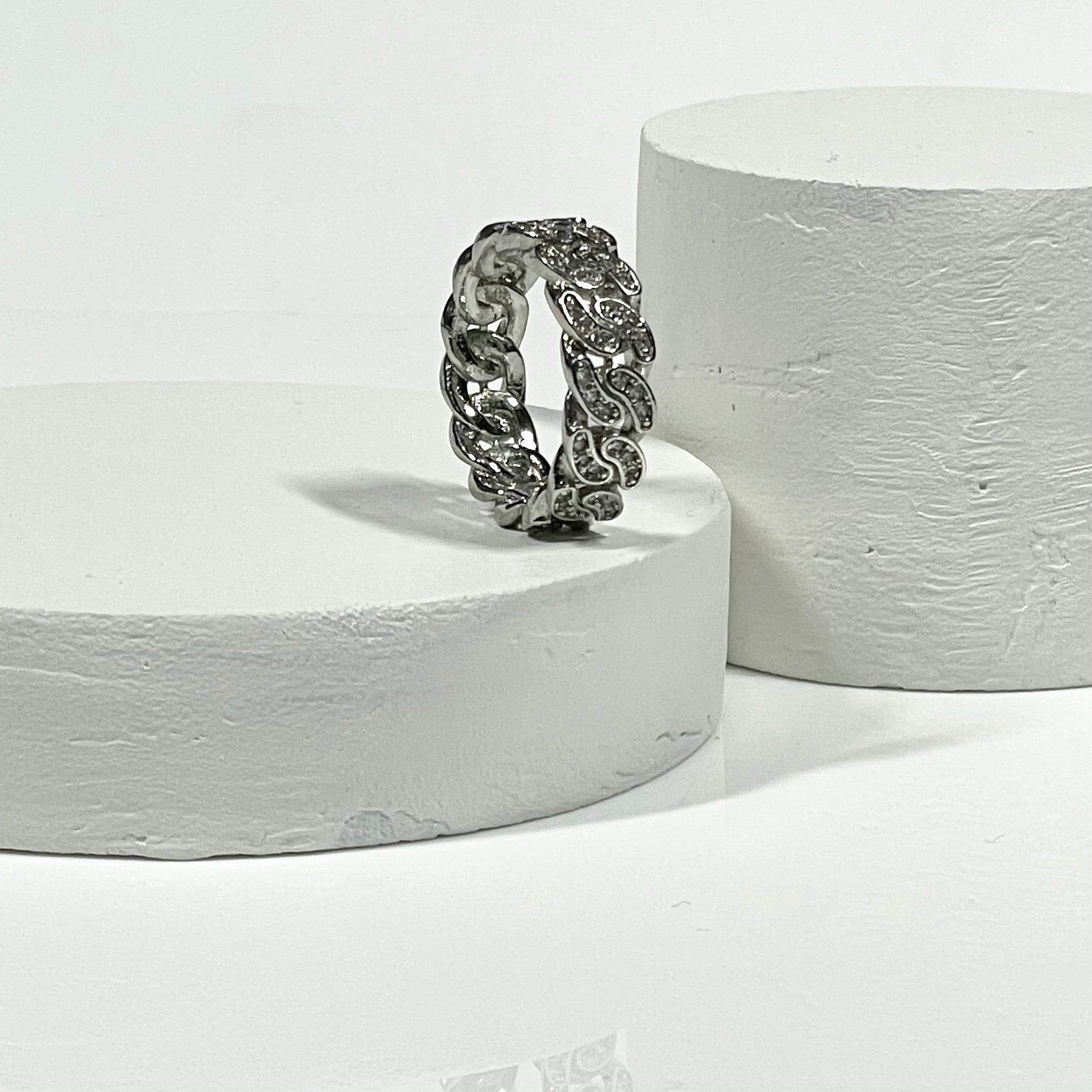 Chain link pave ring