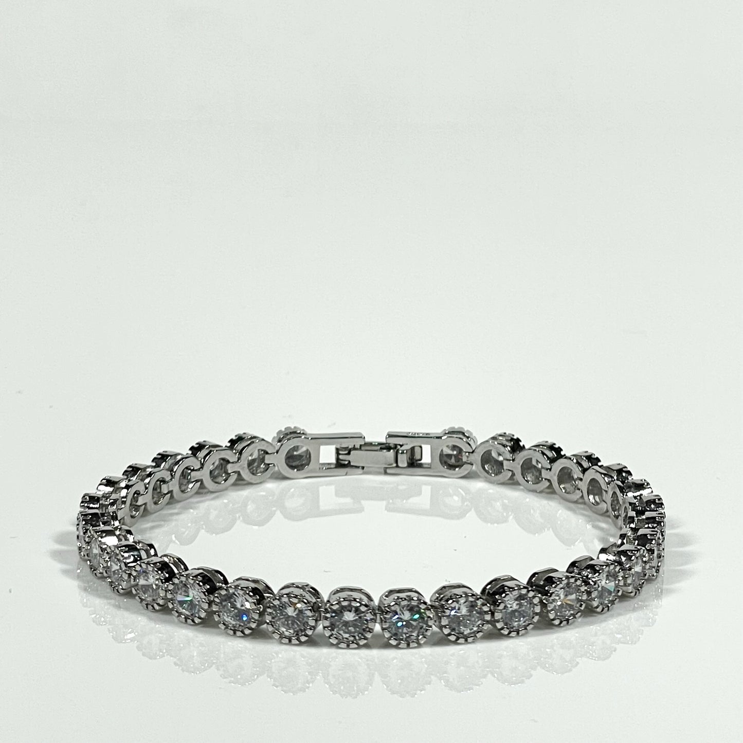 Round tennis bracelet