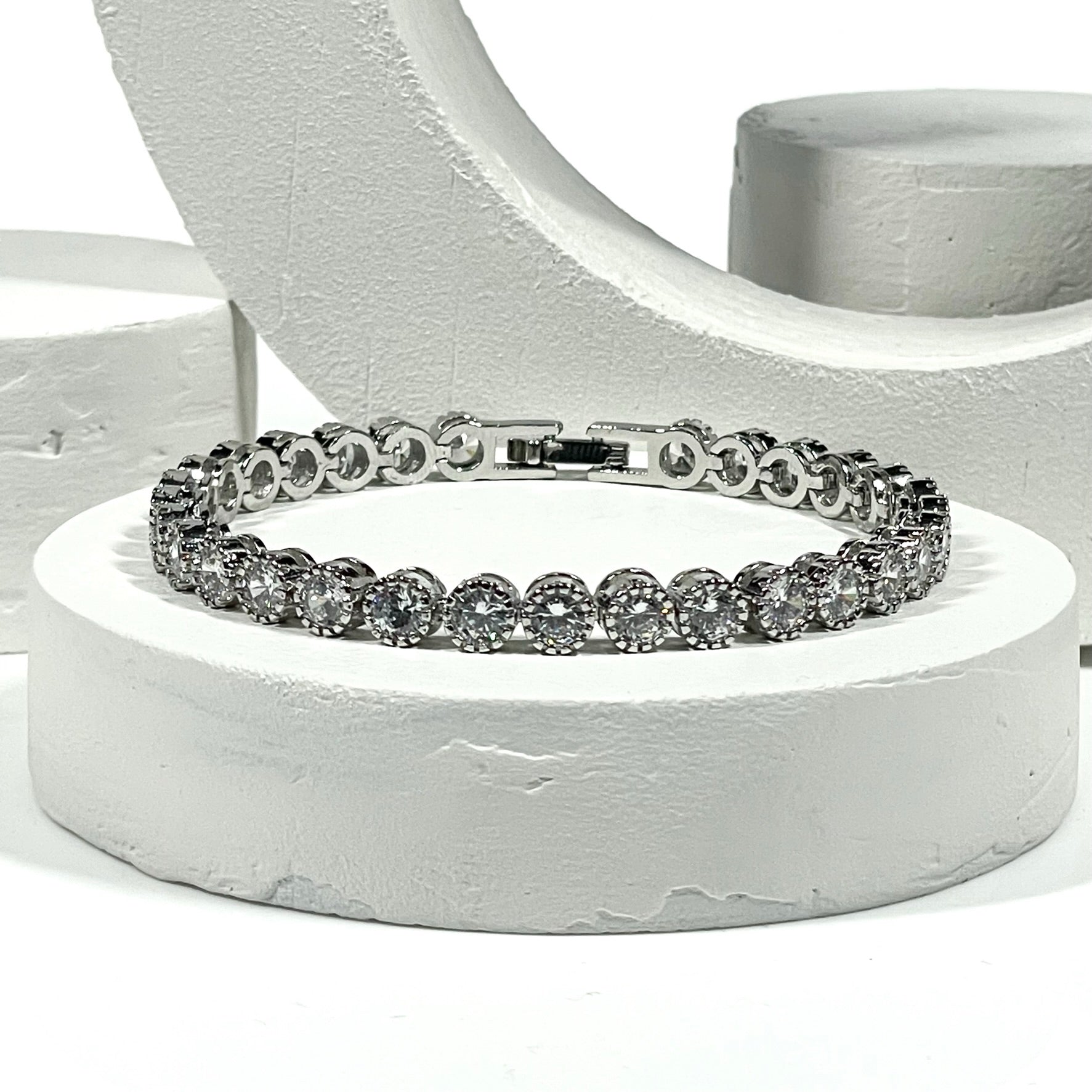 Halo round tennis bracelet