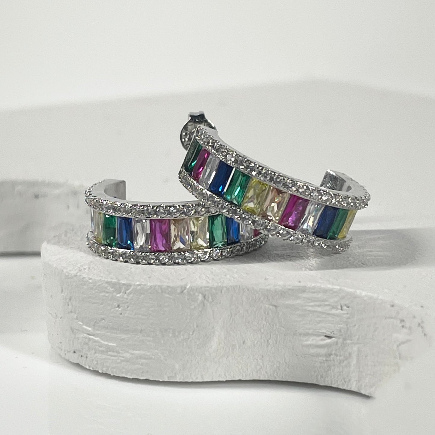 Multicoloured baguette hoop earrings with halo